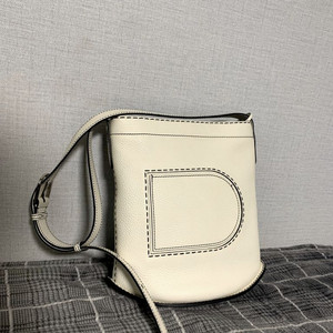 delvaux 델보 팽 핀 데일리 백 새상품급