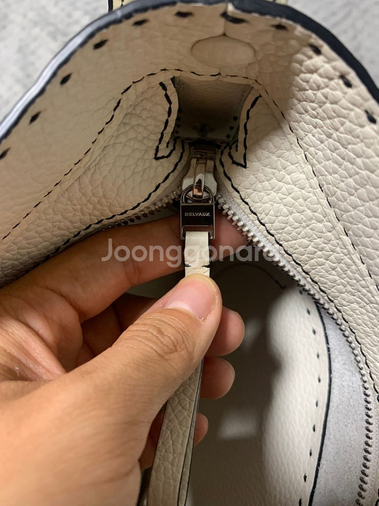 delvaux 델보 팽 핀 데일리 백 새상품급--7