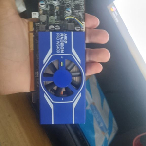 RADEON PRO W6400