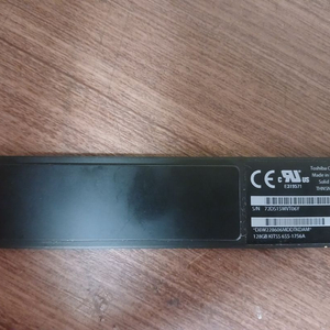 구형 맥북용 SSD. THNSNS128GMFP