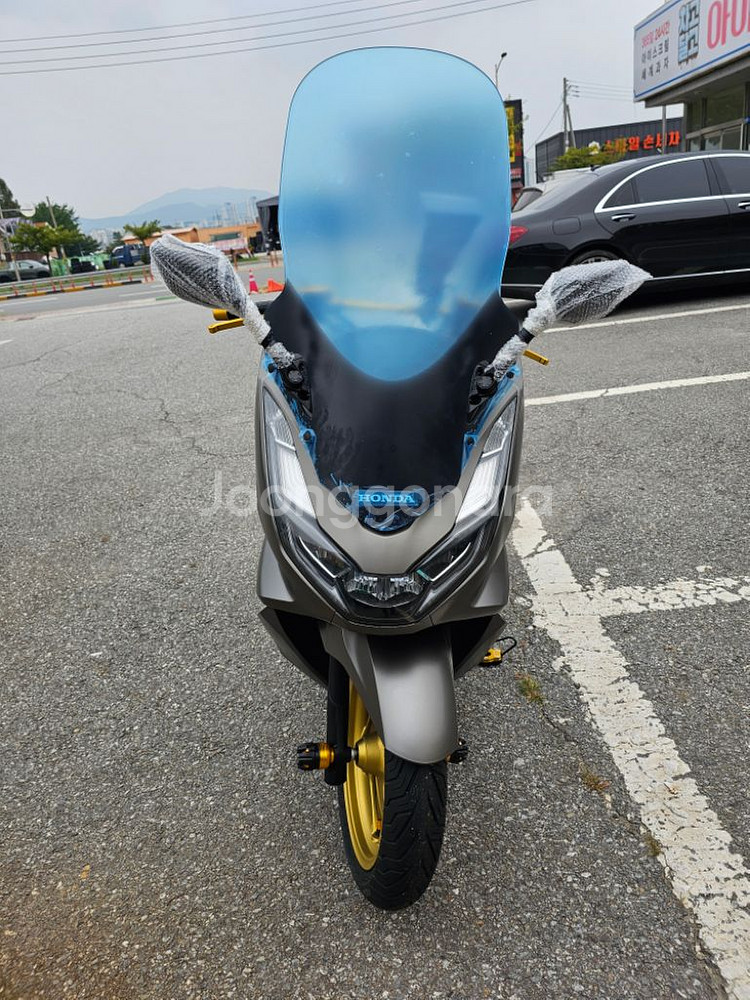 22년식 PCX ABS 160정품보업 신차급팝니다.--0
