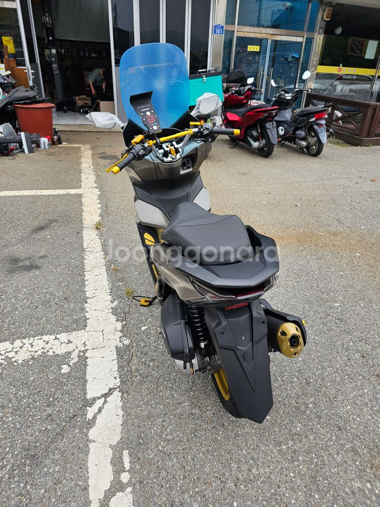 22년식 PCX ABS 160정품보업 신차급팝니다.--1