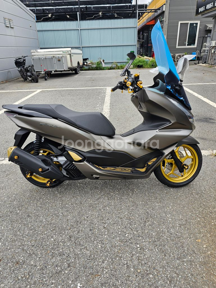 22년식 PCX ABS 160정품보업 신차급팝니다.--4
