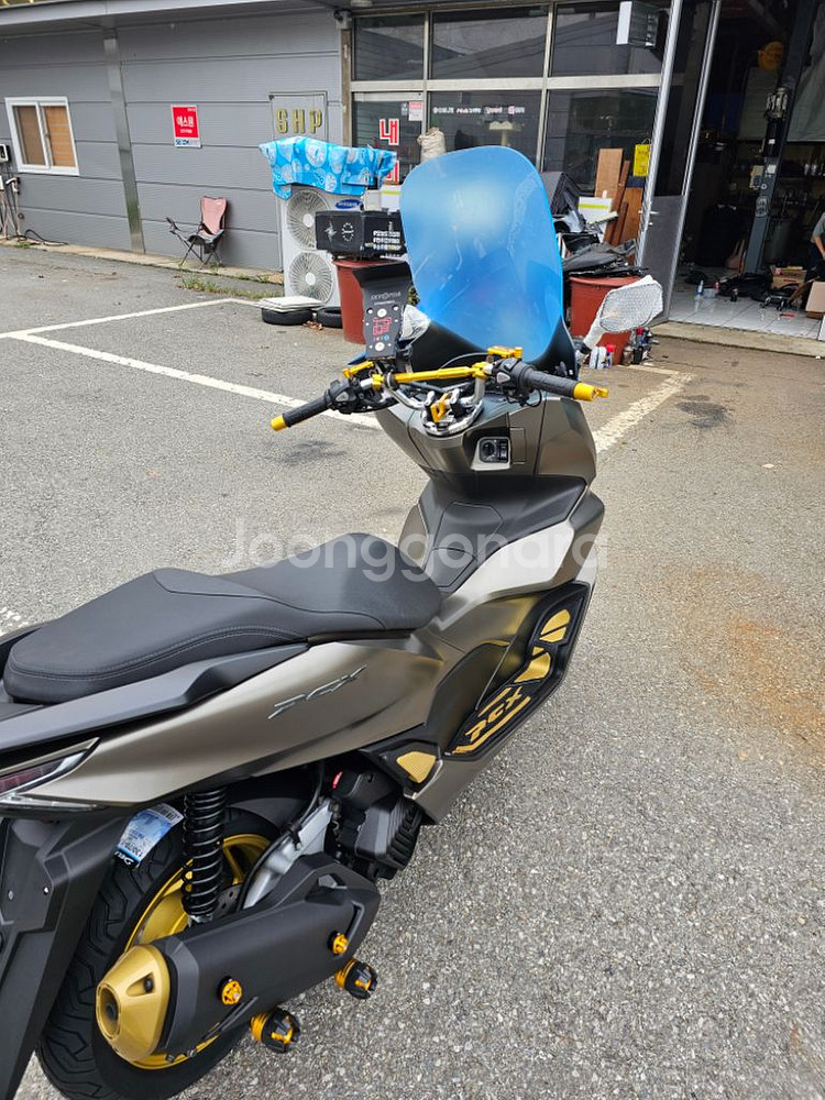 22년식 PCX ABS 160정품보업 신차급팝니다.--3