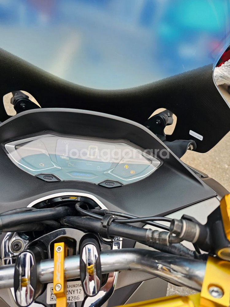 22년식 PCX ABS 160정품보업 신차급팝니다.--7