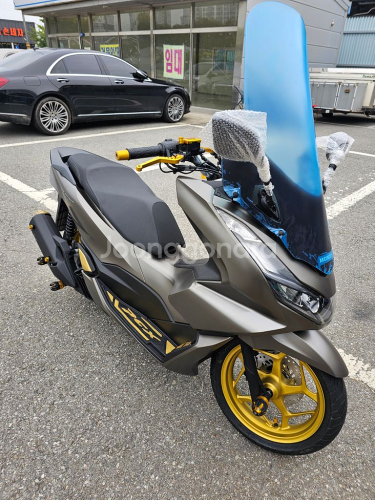 22년식 PCX ABS 160정품보업 신차급팝니다.--5