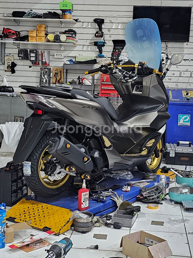 22년식 PCX ABS 160정품보업 신차급팝니다.--9