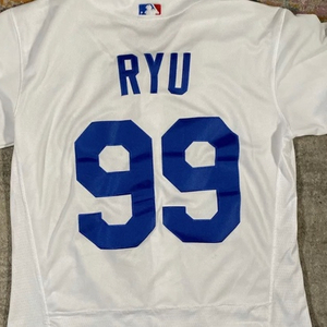 류현진 mlb 유니폼 삽니다 (사이즈 L~XL)