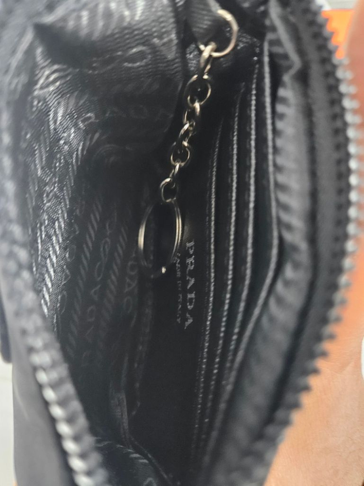 프라다뷰티라인 포코노미니파우치키링--2