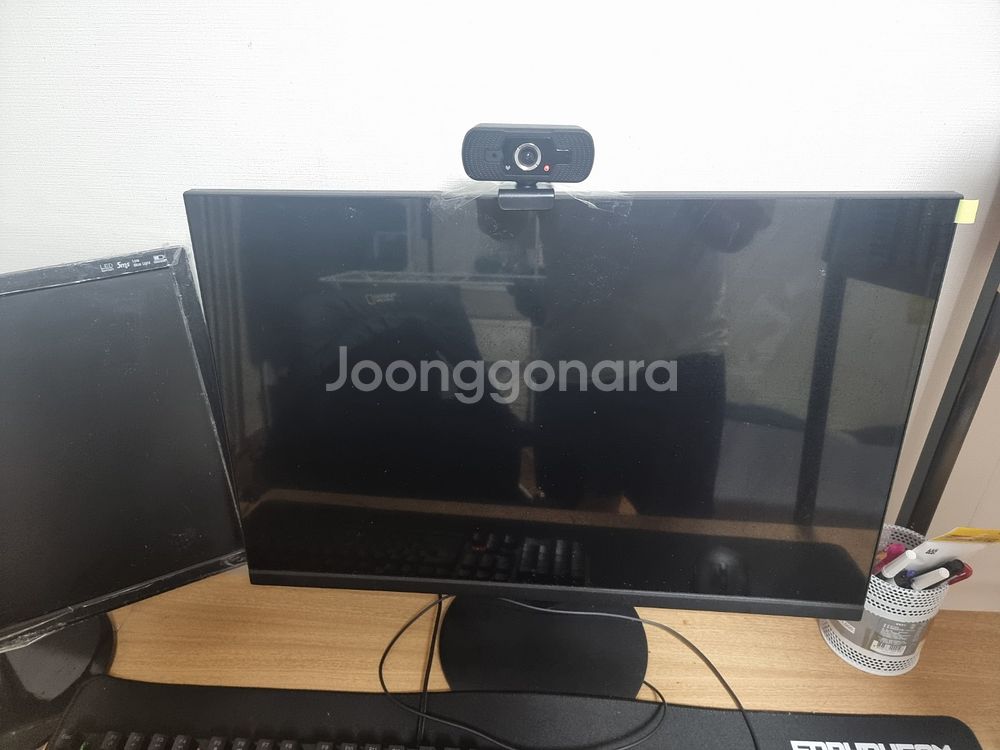컴퓨터 (중고) 팝니다. (모니터 2개 포함)--1