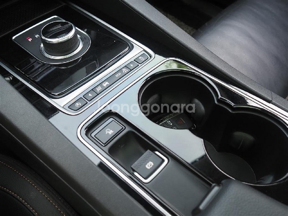 @17년식 F-페이스 2.0 20d AWD 프레스티지--5