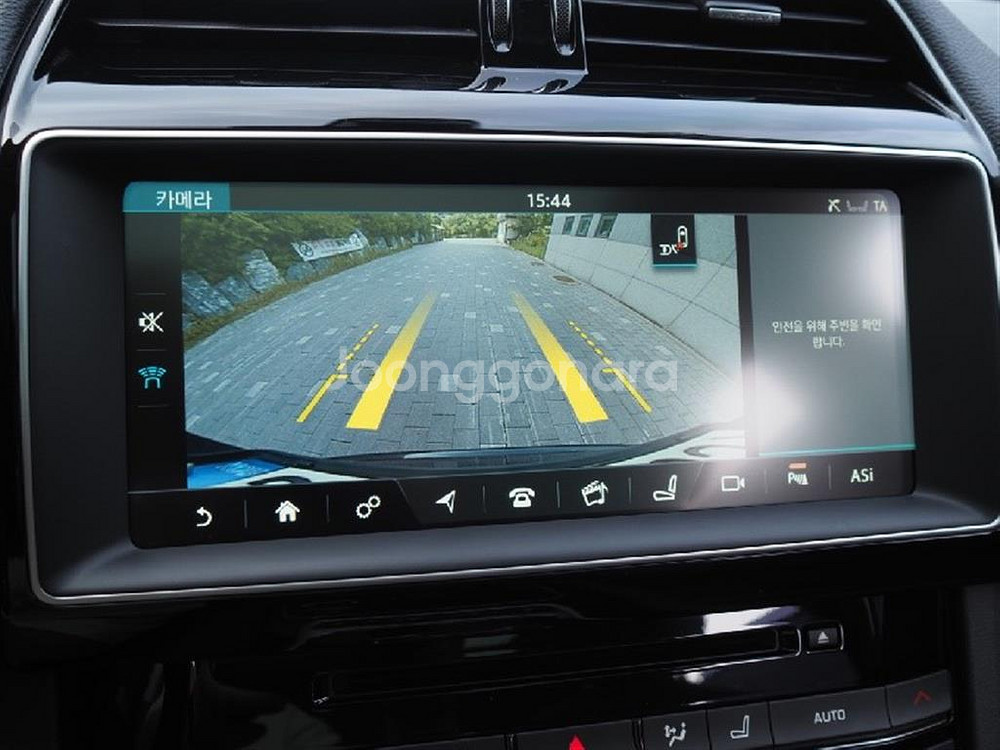 @17년식 F-페이스 2.0 20d AWD 프레스티지--8