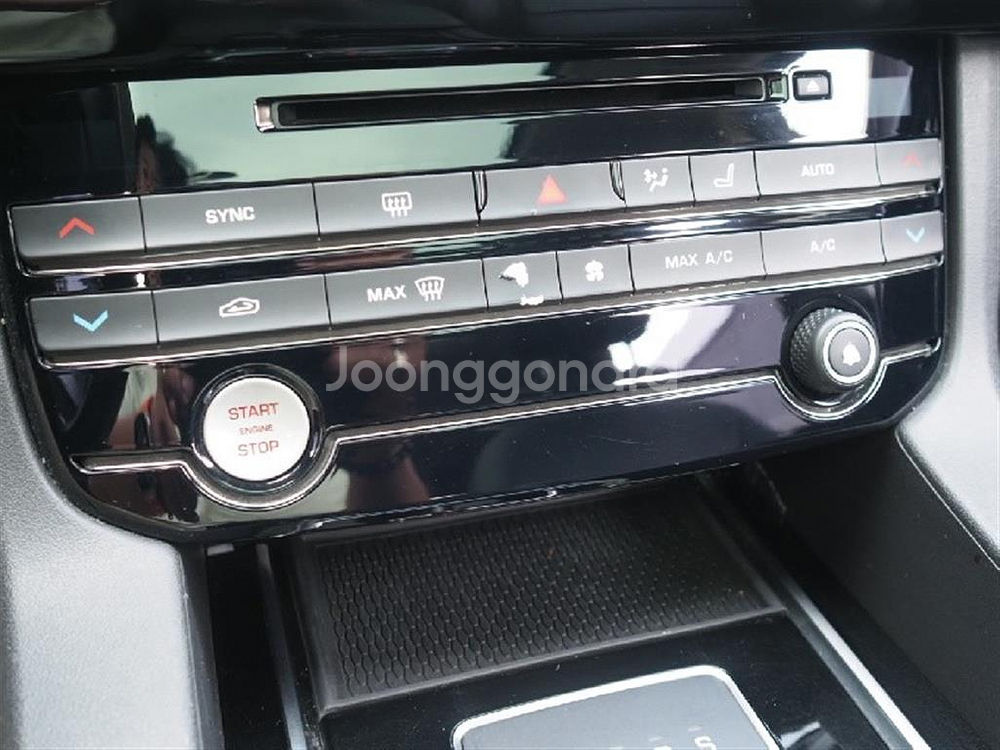 @17년식 F-페이스 2.0 20d AWD 프레스티지--6