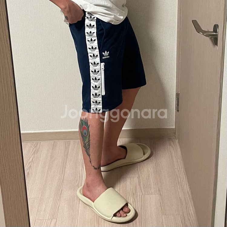 정품 아디다스 트레포일 사이드라인 트랙팬츠 반바지--2