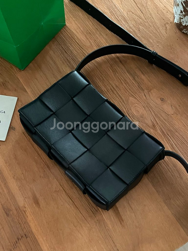 보테가베네타 카세트백 레더 숄더 백--1
