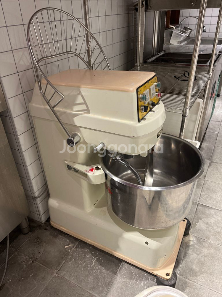킴힐 스파이럴 믹서 반죽기 15kg--3
