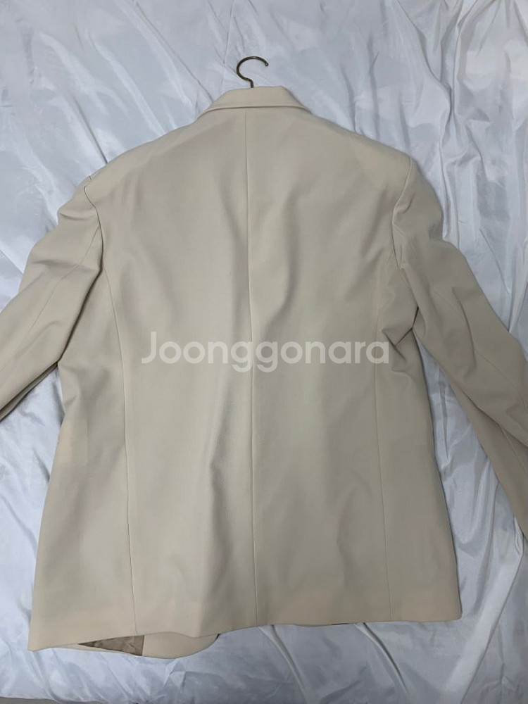낫앤낫 세미 오버핏 블레이저 크림색 L사이즈--3
