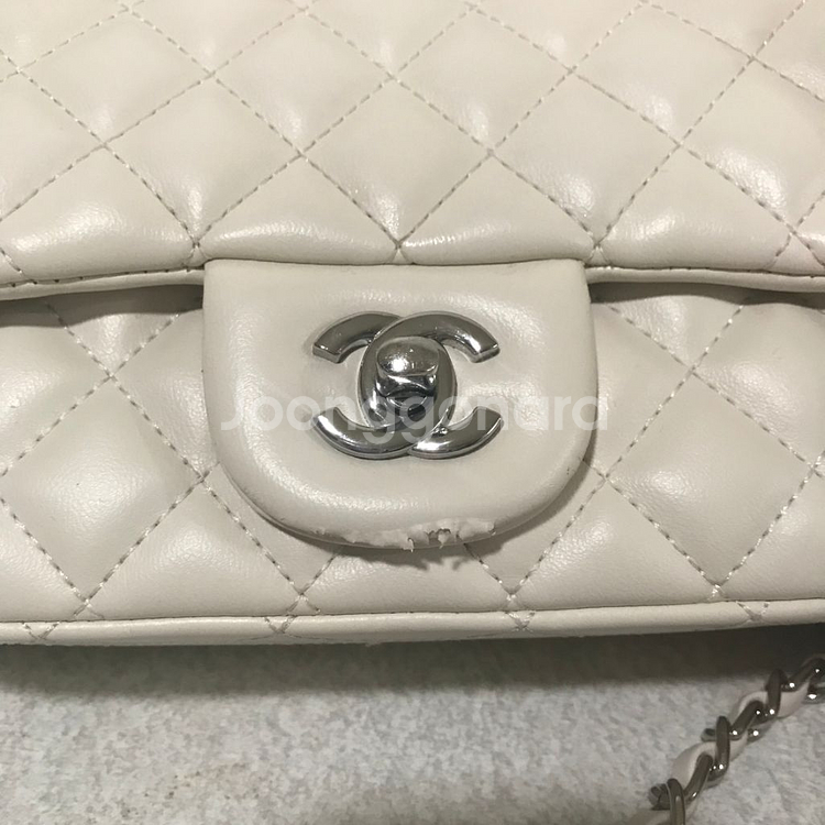 샤넬 클래식 미디움--1