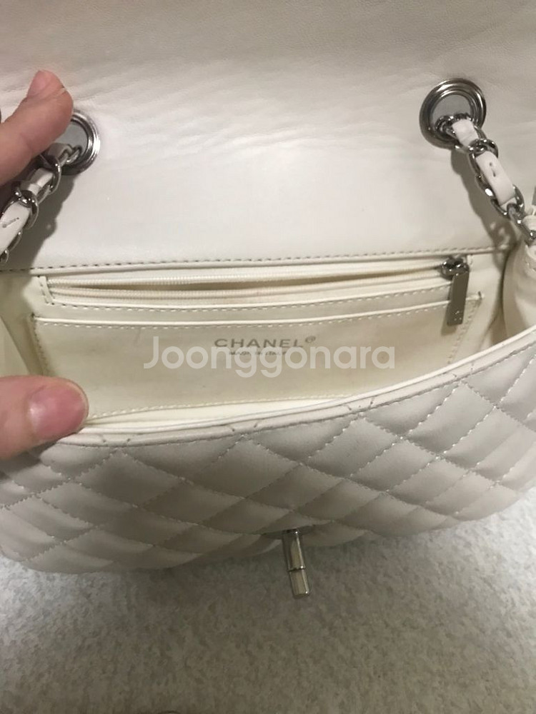 샤넬 클래식 미디움--4