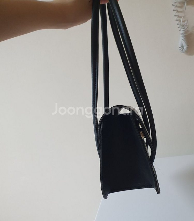 검정색 스트랩 스퀘어 숄더백 블랙 가방--3