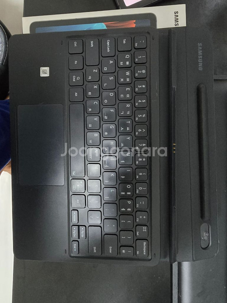 갤럭시 탭s7 LTE.128GB + 키보드북커버 팝니다--6