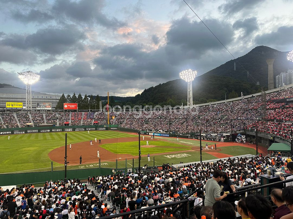 9/4, 9/5 사직 롯데:KT 1루 응원로얄 내야필드--0