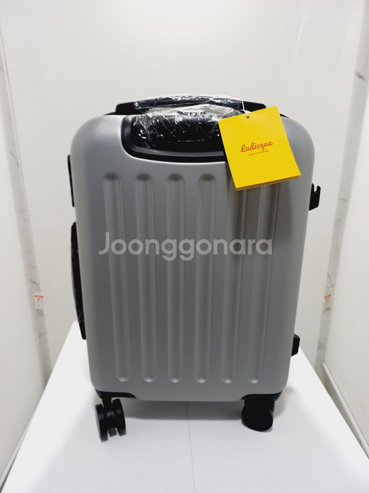 20인치캐리어 보르도 실버 새상품 확장형--2