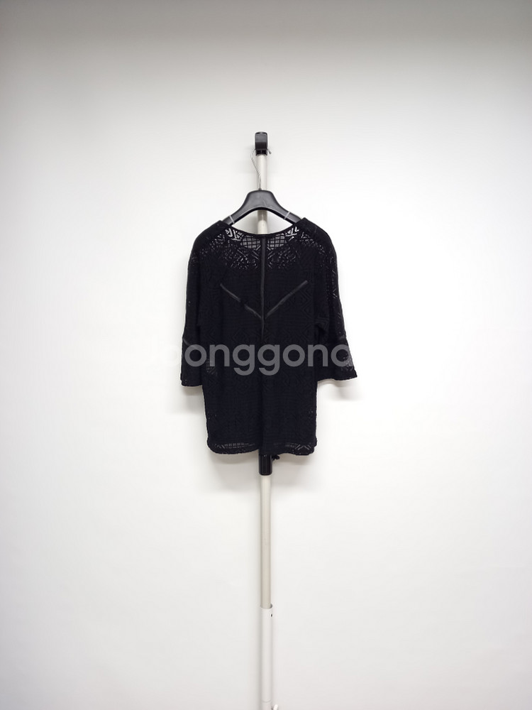 산드로 SANDRO 블랙 펀칭아일렛 블라우스 66--1