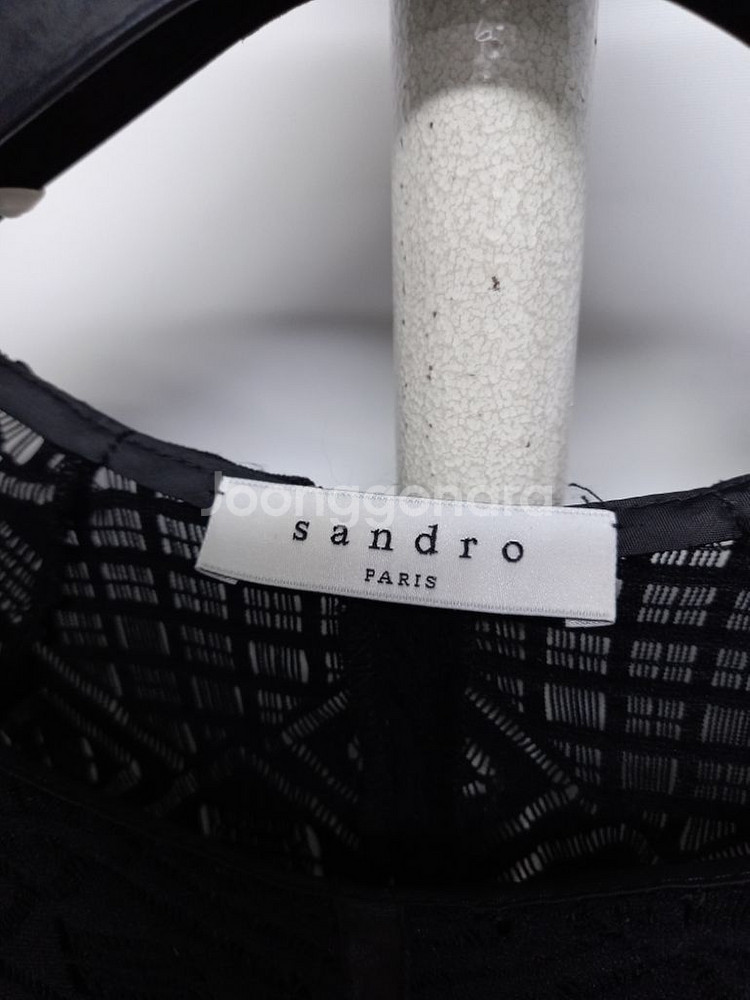 산드로 SANDRO 블랙 펀칭아일렛 블라우스 66--7