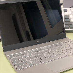 HP 13인치 노트북/램 8gb, ssd 256 ,i5