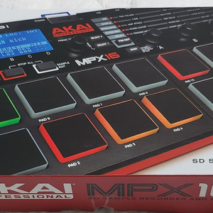 AKAI SAMPLER MPX16