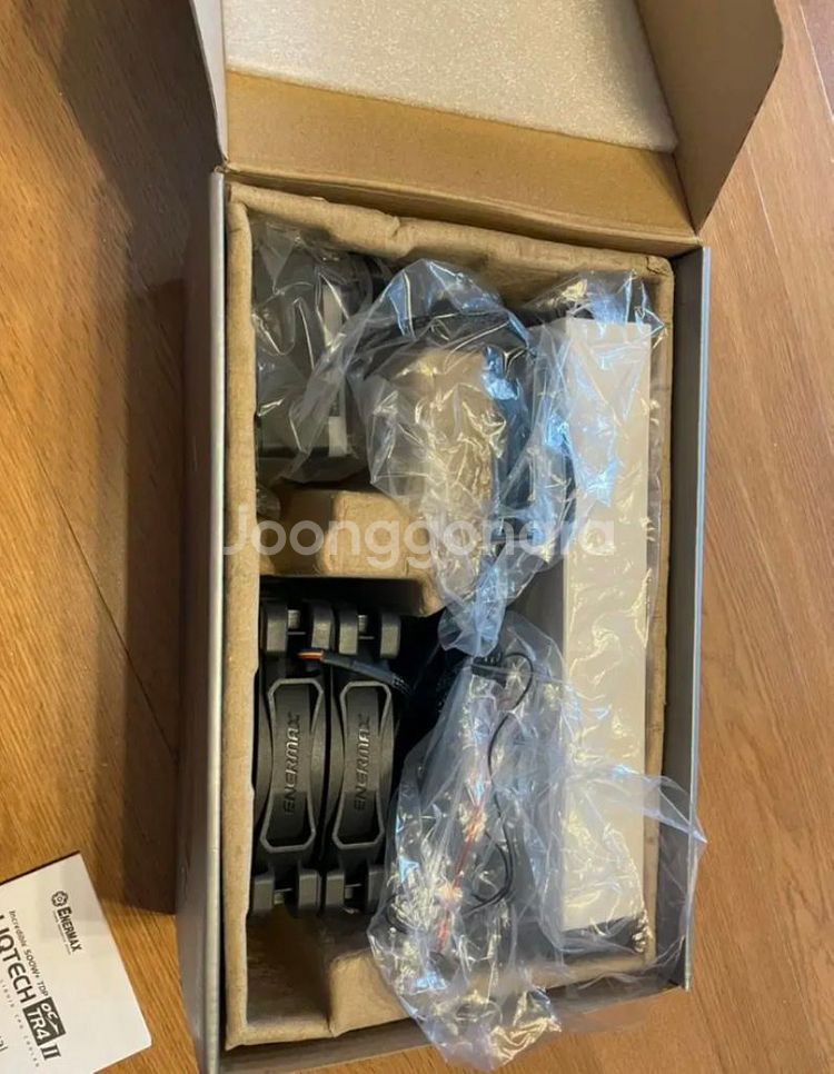 수냉식 쿨러 LIQTECH 240 TR4/SP3--1
