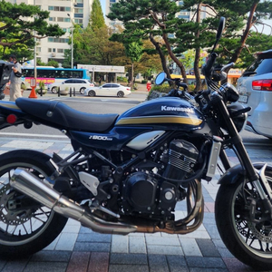 22년식 z900rs 짧은키로수 팝니다