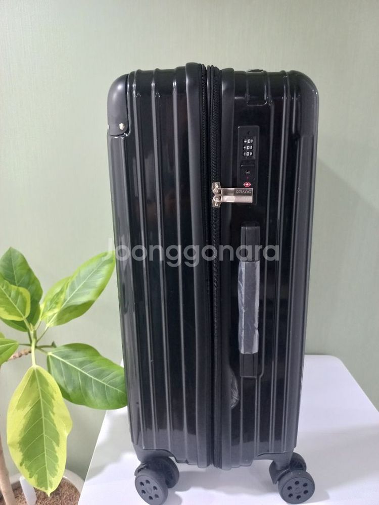 24인치캐리어 산티아고 블랙 새상품 확장형--1
