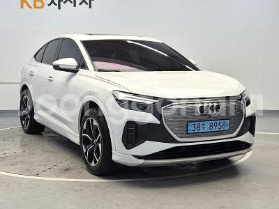@22년식 Q4 e-트론 40 스포트백 컴포트 전국최--3
