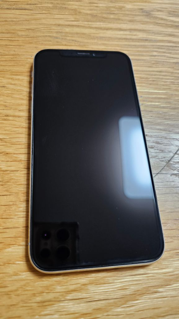 아이폰X 64GB 내부액정 파손, 배터리 74%(부품용--2