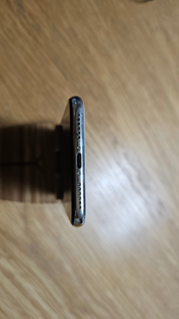 아이폰X 64GB 내부액정 파손, 배터리 74%(부품용--6