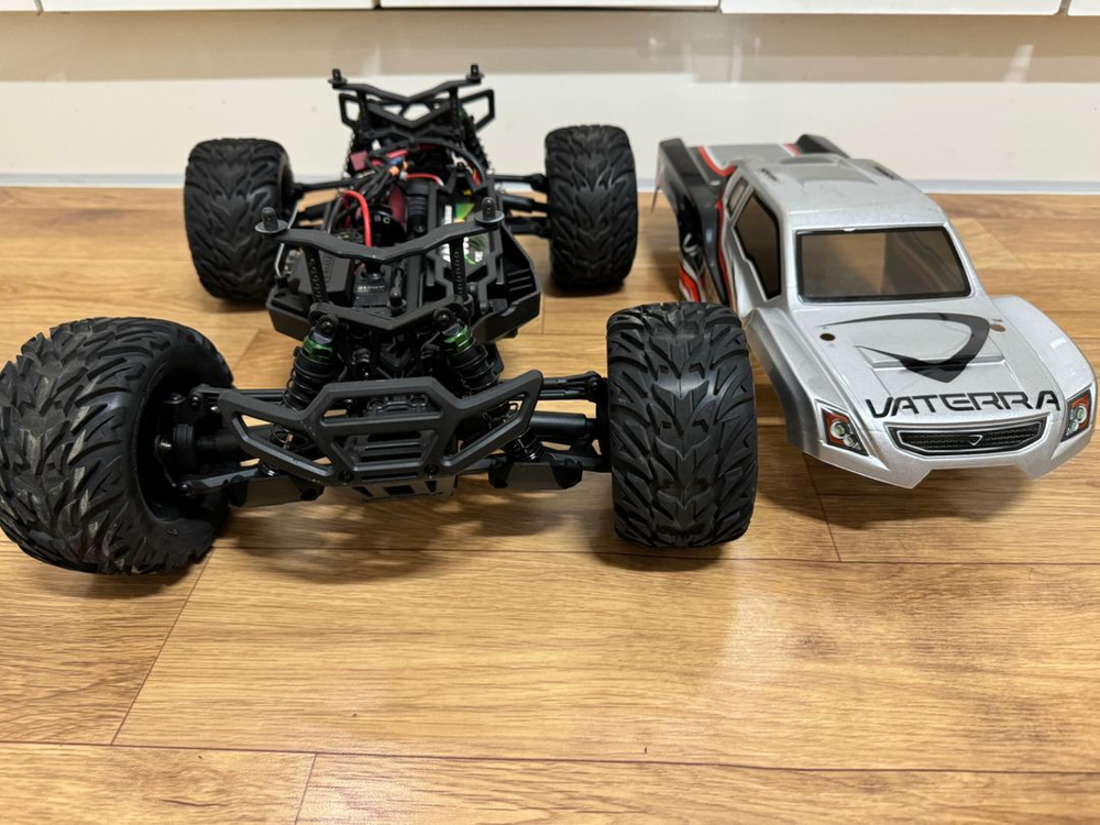 RC카 바테라 헤일릭스 1/10 판매합니다 이미지