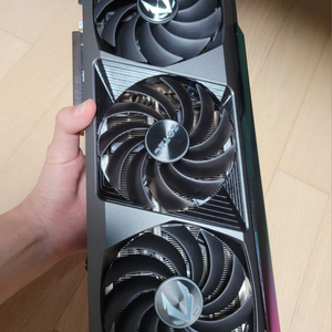 Zotac 4070ti super Amp Holo