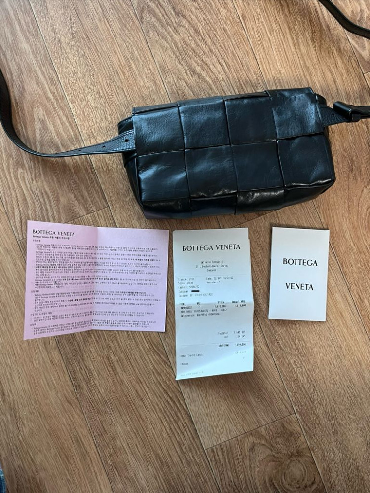 보테가 베네타 카세트 벨트백 판매합니다.--3