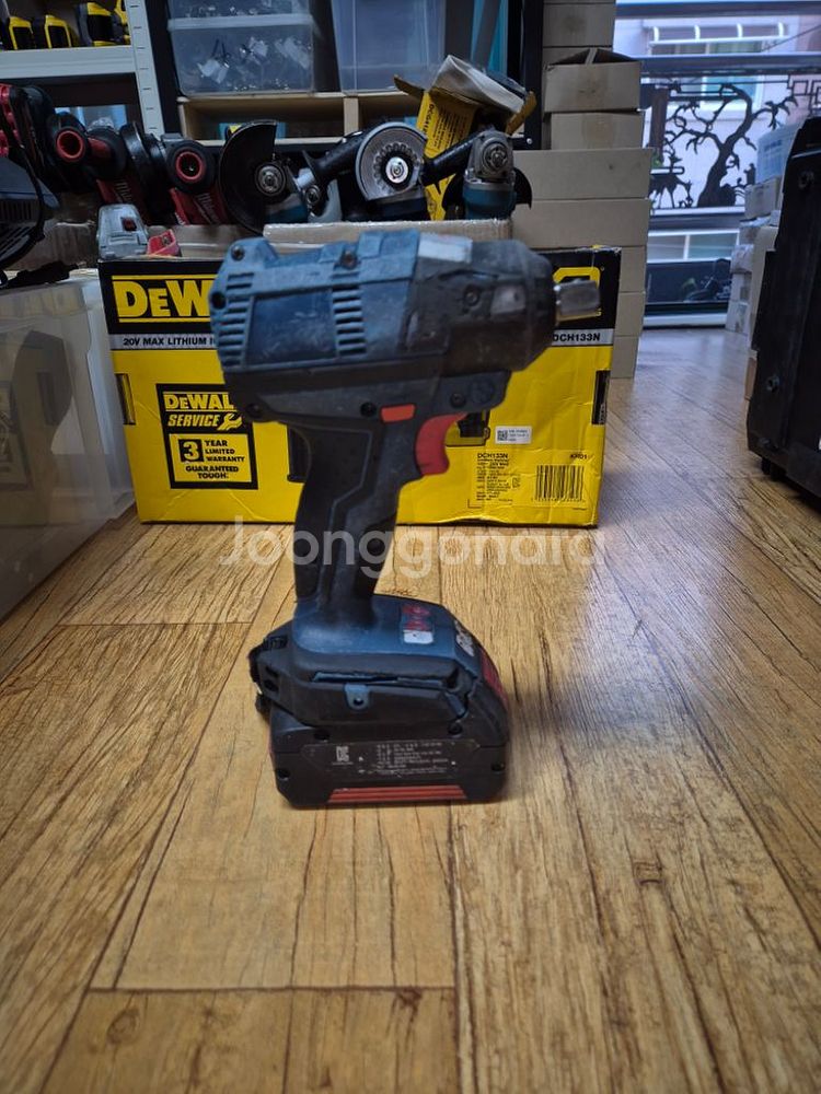 보쉬충전임팩렌치GDS18V200C 3단속도조절 배터리포--2