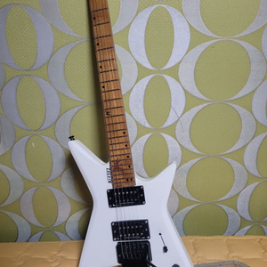 KIESEL TYPE-X 카피커스텀 헤드리스기타