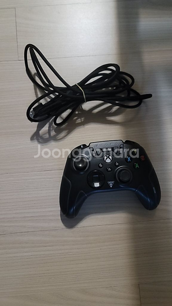 터틀비치 XBOX PC 겸용 리콘 유선 컨트롤러--0
