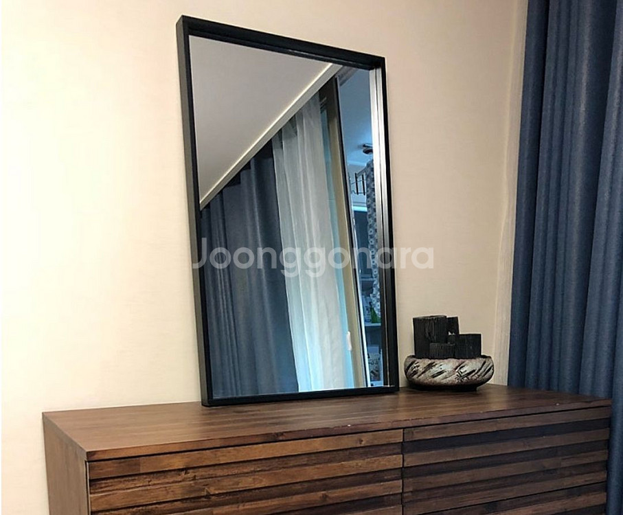 까사미아 그린랜드 블랙 거울 원목 엄청 무겁고 블랙간지--2
