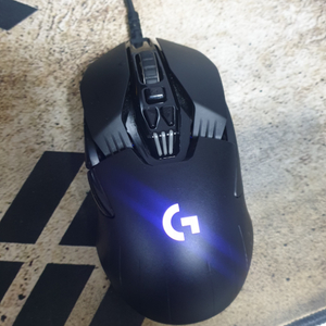 g903