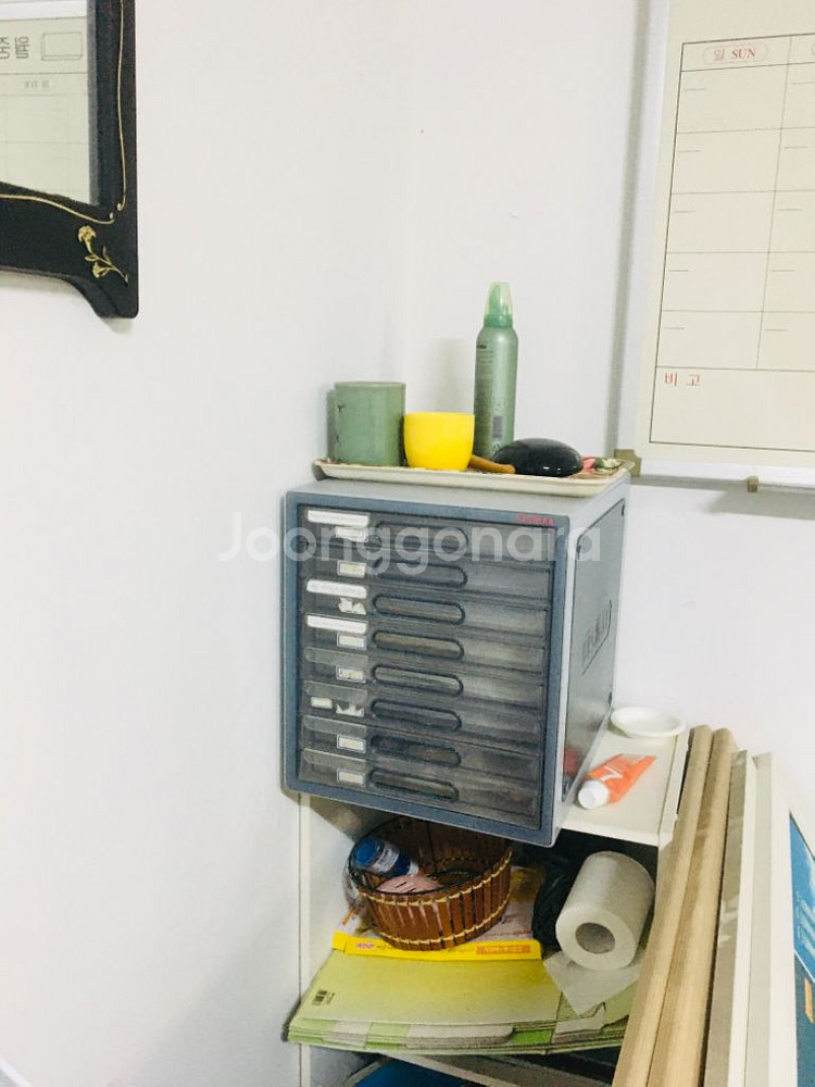 책상2개,책장2개,의자 4개 사무실 정리로 무료 나눔--3