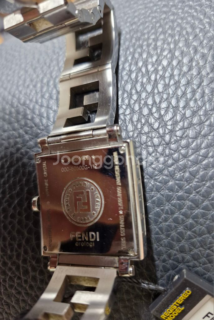 명품 팬디(FENDI) 남성시계 팝니다.--3
