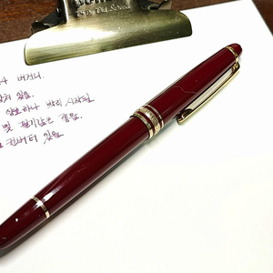 몽블랑 마이스터스튁 144 버건디 만년필 F촉