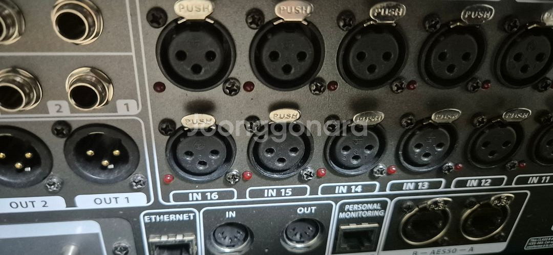 베링거 x32 producer(렉케이스 포함) 팝니다--3