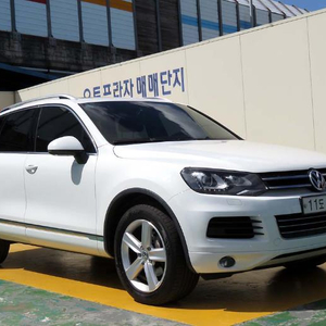 @13년식 뉴투아렉(2세대) 3.0 V6 TDI 블루